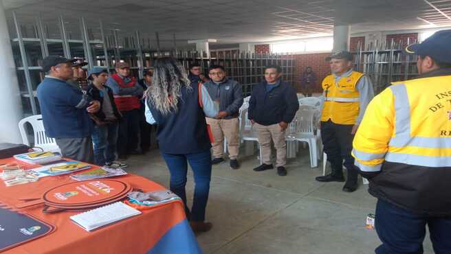 Inspectores y transportistas de la Provincia de Recuay reciben capacitación