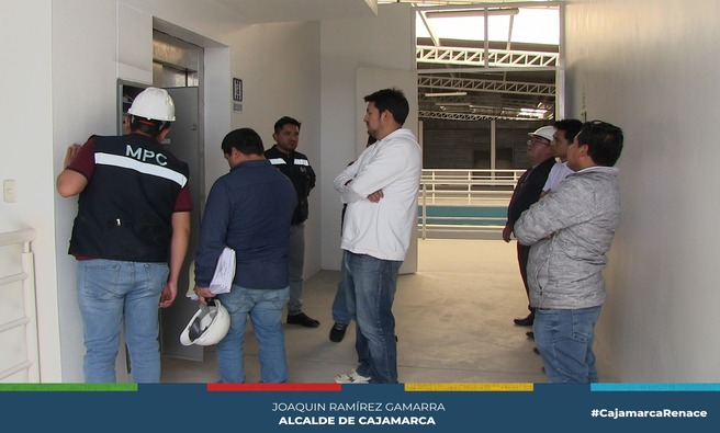 🏢 La Municipalidad Provincial de Cajamarca, a través de su comité de recepción de obras de la gerencia de infraestructura pública, ha realizado una inspección exhaustiva del Mercado Zonal Sur, junto a la empresa contratista y el Inspector.
🔍 Durante esta inspección, se verificó el cumplimiento de las observaciones y se procedió a la firma del acta de recepción, lo que permite que este espacio mejorado quede bajo la administración de la Municipalidad y esté listo para su uso por parte de los comerciantes.
🔧 Este proceso asegura que el espacio cumpla con los estándares establecidos y pueda ser utilizado de manera eficiente y segura por la comunidad.
