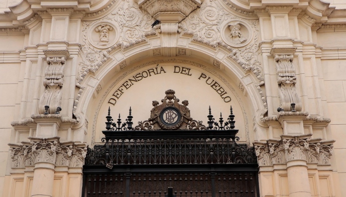 A esta problemática se suma el limitado acceso a la educación secundaria en zonas rurales, donde se evidencia un déficit de la oferta educativa, así como una menor tasa de matrícula en este sector, con solo el 89.1 % reportado por el Ministerio de Educación durante el 2023.