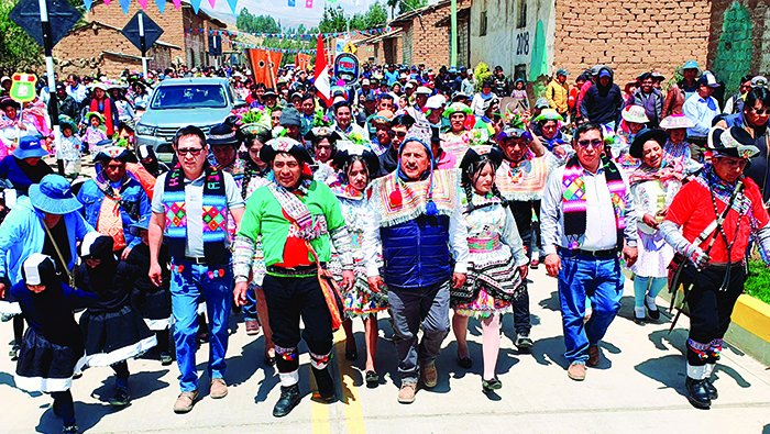 Inauguración de las pistas y veredas del C.P de Parco Chacapunco