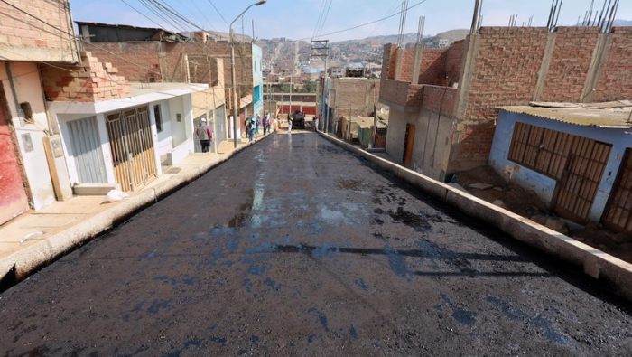 Región Callao construye pistas y veredas en siete A.A. H. H. Ventanilla y Mi Perú