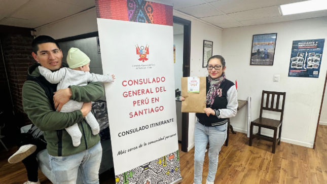 Consulado General del Perú en Santiago acerca sus servicios a connacionales en Valparaíso