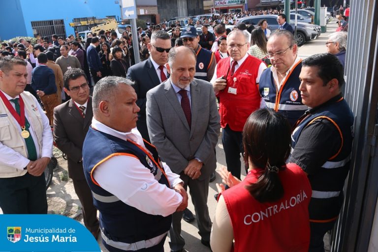 Se realizó el 2do. Simulacro Nacional Multipeligro  organizado por el Instituto Nacional de Defensa Civil Perú y liderado por nuestro alcalde Jesús Gálvez Olivares. Funcionarios y colaboradores de la Contraloría Perú participaron activamente de este importante ejercicio, que tiene como objetivo fortalecer la capacidad de respuesta ante situaciones de emergencia.