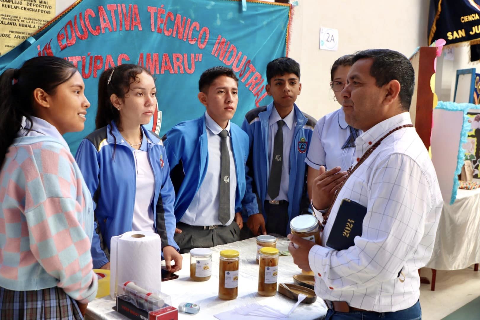 DRE Amazonas da por Inaugurado el Concurso Nacional de Crea y Emprende