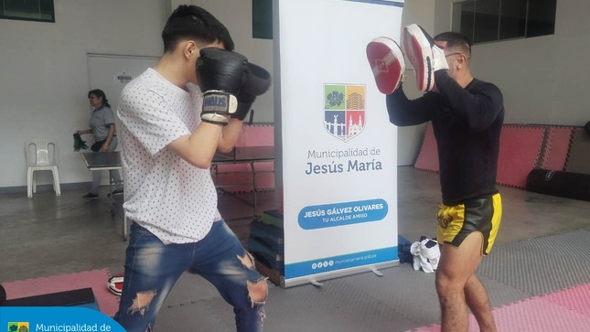 Este sábado 17 también podrás participar de las diversas actividades deportivas  y educativas ♟ que tenemos para ti. 
¡Acércate a la Casa de la Juventud de lunes a viernes de 8:00 a.m. a 1:00 p.m. y de 2:00 a 5: 00 p.m. y reserva tu cupo! 
 Dirigido a jóvenes de 12 a 17 años.