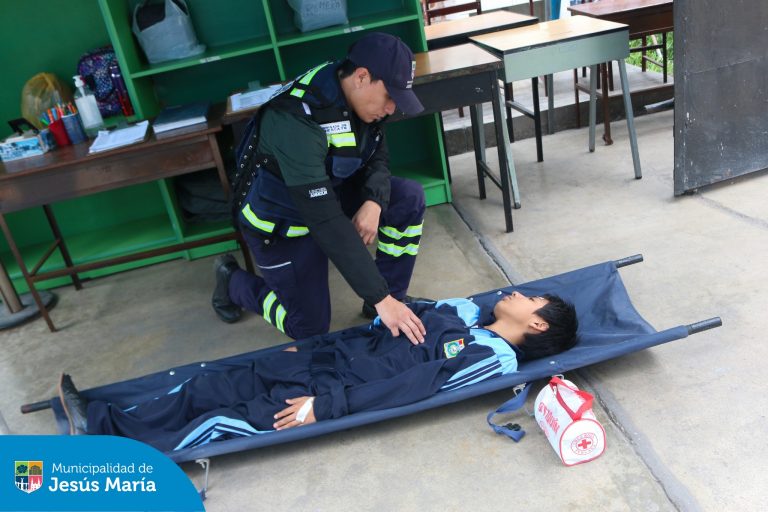 Estudiantes y docentes de la I.E. Diego Ferré demostraron su compromiso con la seguridad participando activamente en el 2do. Simulacro Nacional Multipeligro. Este ejercicio nos ayuda a fortalecer nuestras capacidades de prevención ante posibles desastres sísmicos y emergencias.
¡Felicitamos a todos los que participaron con responsabilidad y disposición! Juntos, estamos construyendo una comunidad más segura y preparada, porque #JesúsMaríaSomosTodos!