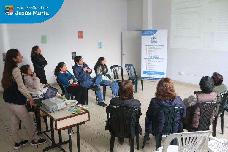 Agradecemos a nuestros jóvenes jesusmarianos que participaron de esta importante charla en donde aprendieron las técnicas para conocer lo que consumen y de esta manera, elegir los alimentos más saludables.