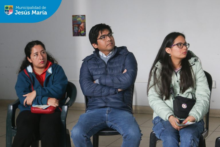 Agradecemos a nuestros jóvenes jesusmarianos que participaron de esta importante charla en donde aprendieron las técnicas para conocer lo que consumen y de esta manera, elegir los alimentos más saludables.