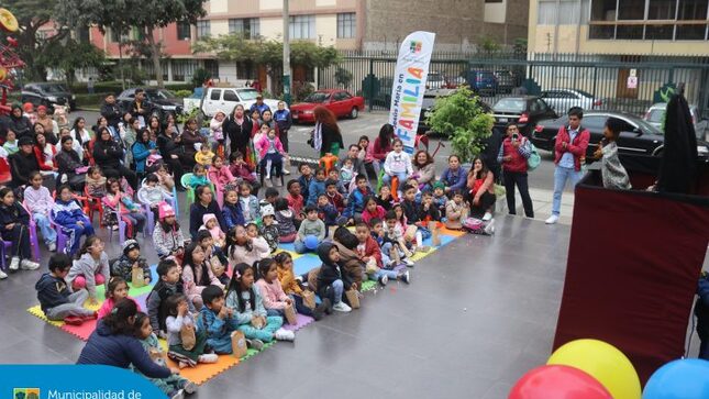 Nuestros pequeños jesusmarianos disfrutaron de un encantador show de títeres  en el Centro Cultural. 
Las historias de “La media flor y el gato y los ratones” despertaron sonrisas y llenaron de fantasía esa tarde inolvidable. ¡Porque en Jesús María, seguimos celebrando a nuestros niños como se lo merecen!