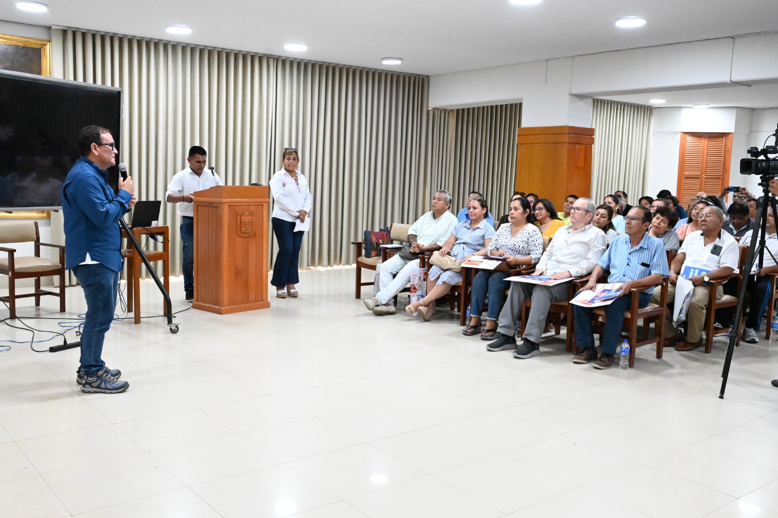 Convocan a dirigentes