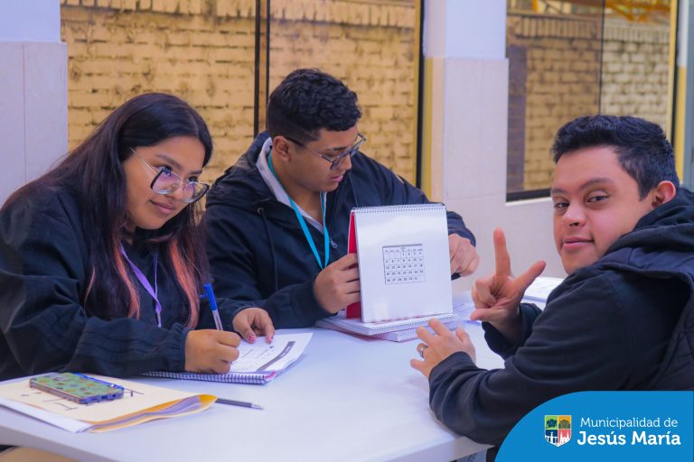 Pensando en la salud de nuestros vecinos, la OMAPED de Jesús María organizó una campaña psicológica dirigida a nuestros beneficiarios, donde se realizaron evaluaciones especializadas en autismo, discapacidad intelectual, parálisis cerebral, esquizofrenia y más.