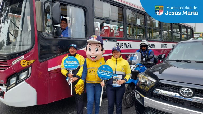 Nuestro equipo de la Subgerencia de Movilidad Urbana, realizó una nueva campaña vial con el objetivo de concientizar a peatones, conductores de transporte público y privado acerca del peligro de usar el celular mientras transitan y el cumplimiento de las normas de tránsito a fin de evitar accidentes.