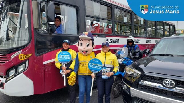 Nuestro equipo de la Subgerencia de Movilidad Urbana, realizó una nueva campaña vial con el objetivo de concientizar a peatones, conductores de transporte público  y privado  acerca del peligro de usar el celular mientras transitan y el cumplimiento de las normas de tránsito a fin de evitar accidentes.