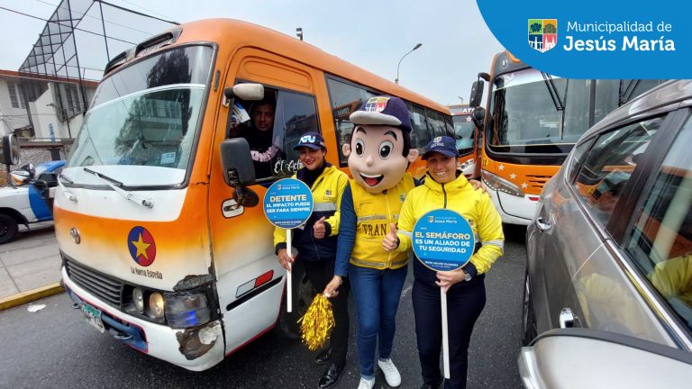 Nuestro equipo de la Subgerencia de Movilidad Urbana, realizó una nueva campaña vial con el objetivo de concientizar a peatones, conductores de transporte público y privado acerca del peligro de usar el celular mientras transitan y el cumplimiento de las normas de tránsito a fin de evitar accidentes.