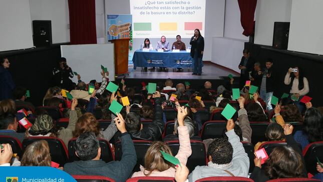 Más de 100 jesusmarianos paticiparon activamente del taller previo a la audiencia con nuestro alcalde Jesús Gálvez. Este encuentro forma parte del programa #AudienciasVecinales, organizado por Diario El Comercio (Perú) , con el apoyo técnico de IDEA Internacional – Perú y la conducción de dinámicas de Lima Cómo Vamos .
 ¡La participación ciudadana es clave para construir un mejor Jesús María!