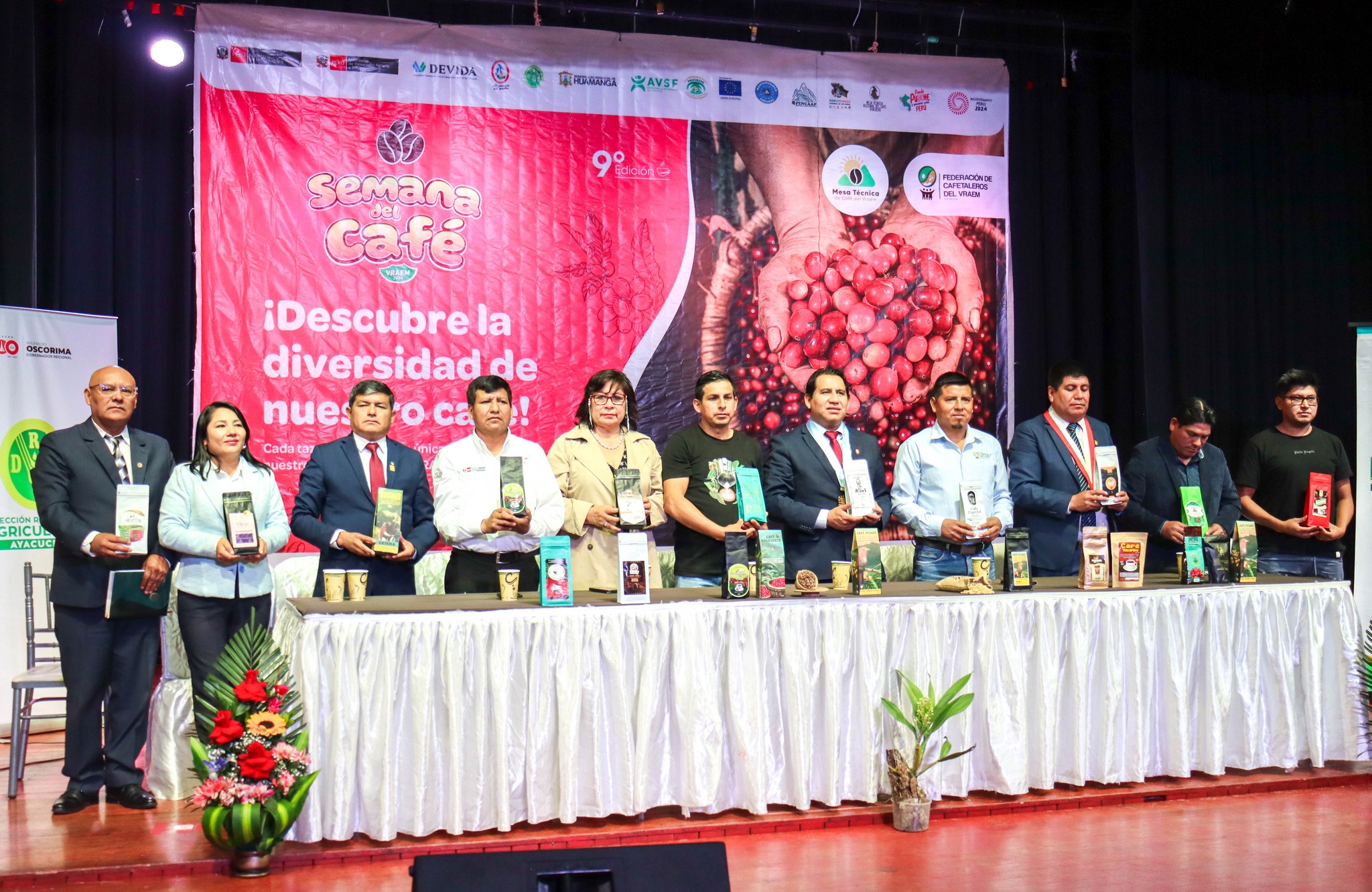 Fotografía oficial del Lanzamiento.
