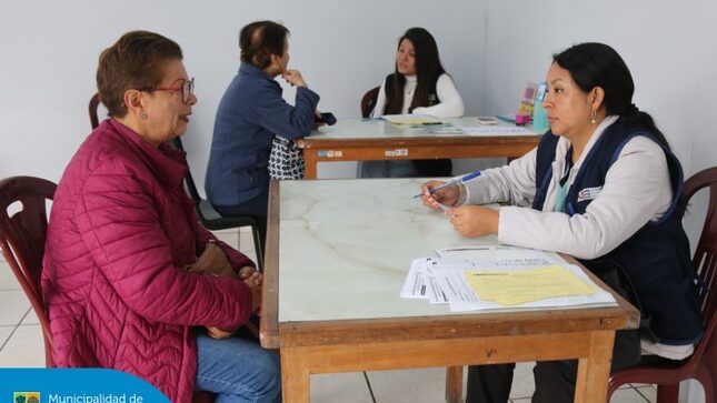 Vecinos de la tercera edad se beneficiaron con una jornada de salud gratuita, 🩺 organizada con apoyo del Policlínico Alerta Médica y la Dirección de Redes Integradas de Salud Lima Centro. 💊
☝️ ¡Mañana es nuestro último día! Los esperamos en avenida San Felipe cuadra 3 de🕘 9:00 a.m. a 1:00 p.m.