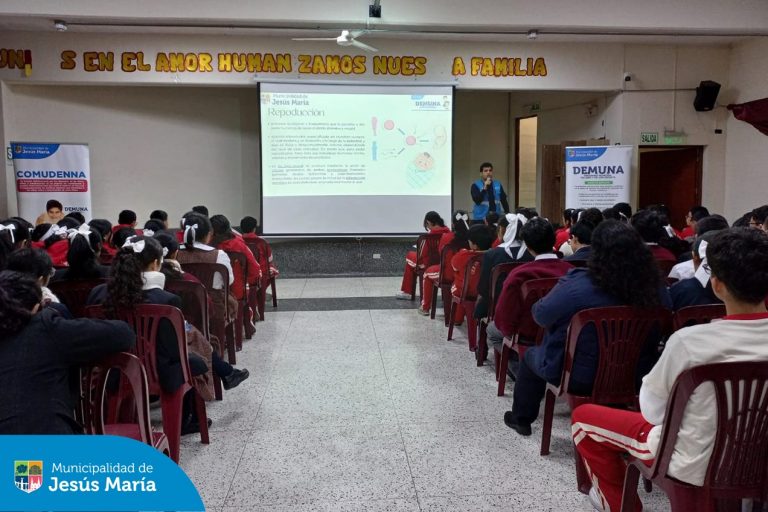 Alumnos y docentes del Colegio Corazón de Jesús, participaron de una charla sobre la sexualidad en la adolescencia, organizada por la DEMUNA de Jesús María. ✨
Agradecemos a las instituciones educativas que demuestran su compromiso con la formación integral de nuestros jóvenes.