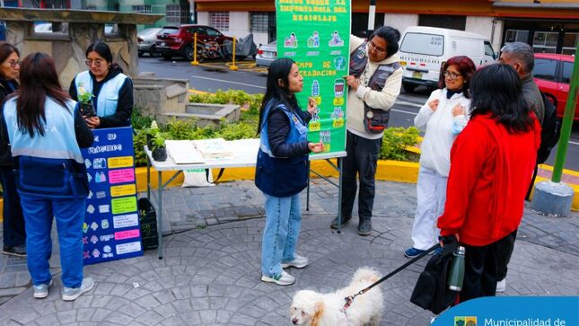 Realizamos la campaña ¡Menos plástico, más vida! de nuestro programa ambiental EDUCCA. 💚 En la jornada, brindamos charlas informativas sobre las consecuencias negativas del plástico en el medio ambiente y el uso de alternativas ecoamigables. 🌎
Además, todos los vecinos que participaron de las dinámicas, se llevaron a casa una hermosa plantita ornamental.