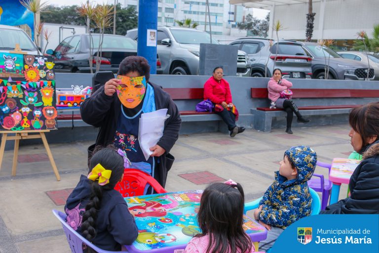 ¡Nuestros pequeños jesusmarianos disfrutaron de la magia de los libros durante el mes de agosto! 📚
👧🏻👦🏻 Agradecemos a los padres y niños que se sumaron a Lectura en tu Parque, una jornada llena de cuentos, manualidades y diversión.
✅ Únete a nuestras actividades del mes de Septiembre: 🙌🏻
Martes 3: Parque Santa Cruz
Martes 10: Parque Eduardo de Habich
Martes 17: Parque de los Bomberos
Martes 24: Plaza San José
🤩 ¡Los esperamos!