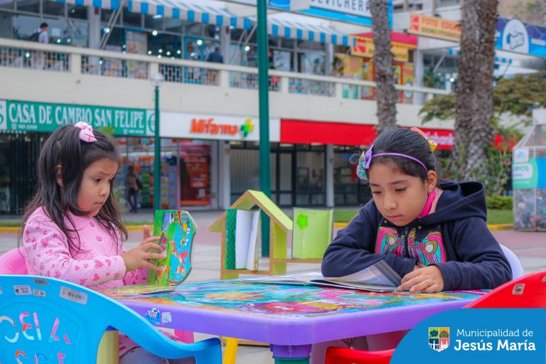 ¡Nuestros pequeños jesusmarianos disfrutaron de la magia de los libros durante el mes de agosto! 📚
👧🏻👦🏻 Agradecemos a los padres y niños que se sumaron a Lectura en tu Parque, una jornada llena de cuentos, manualidades y diversión.
✅ Únete a nuestras actividades del mes de Septiembre: 🙌🏻
Martes 3: Parque Santa Cruz
Martes 10: Parque Eduardo de Habich
Martes 17: Parque de los Bomberos
Martes 24: Plaza San José
🤩 ¡Los esperamos!