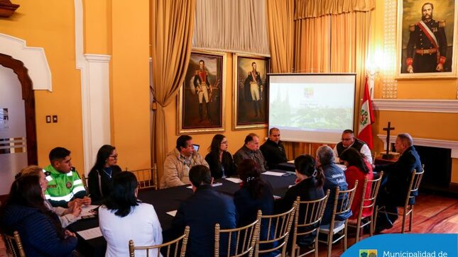 Con la finalidad de lograr una gestión ambiental participativa y coordinada entre los vecinos, el sector público y privado, hemos reactivado la Comisión Ambiental Municipal (CAM), bajo el liderazgo de nuestro alcalde Jesús Gálvez. 🙌 En esta primera sesión, se realizó la juramentación de los miembros y la aprobación del Plan de Trabajo para comenzar con fuerza nuestras acciones a favor del planeta.
¡Juntos, avanzamos hacia un futuro más verde y sostenible!