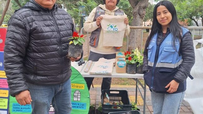Se realizó la Campaña “Ruta de Reciclaje” en el Parque Los Bomberos. ♻️ Nuestros vecinos asistentes demostraron su compromiso con el medio ambiente al intercambiar residuos aprovechables por hermosas plantitas ornamentales y otros incentivos ecológicos. 🌸🌍
¡Gracias por ser parte del cambio y sumarse al Programa “Yo Reciclo”!