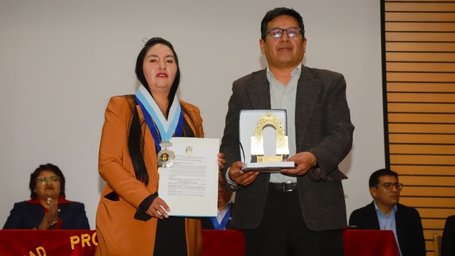 Juramenta nuevo comité directivo de la Asociación Nacional de Periodistas Filial Puno