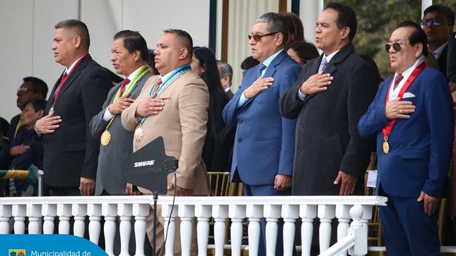 Nuestro alcalde Jesús Gálvez estuvo presente en la ceremonia por el 8avo. aniversario de la Dirección Nacional de Orden y Seguridad PNP. 🚨
Saludamos y felicitamos a todos los efectivos policiales por su compromiso, valentía y dedicación en la protección de nuestra comunidad y el mantenimiento del orden.
