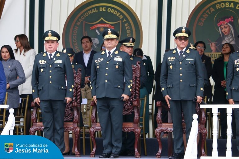 Nuestro alcalde Jesús Gálvez estuvo presente en la ceremonia por el 8avo. aniversario de la Dirección Nacional de Orden y Seguridad PNP. 🚨
Saludamos y felicitamos a todos los efectivos policiales por su compromiso, valentía y dedicación en la protección de nuestra comunidad y el mantenimiento del orden.