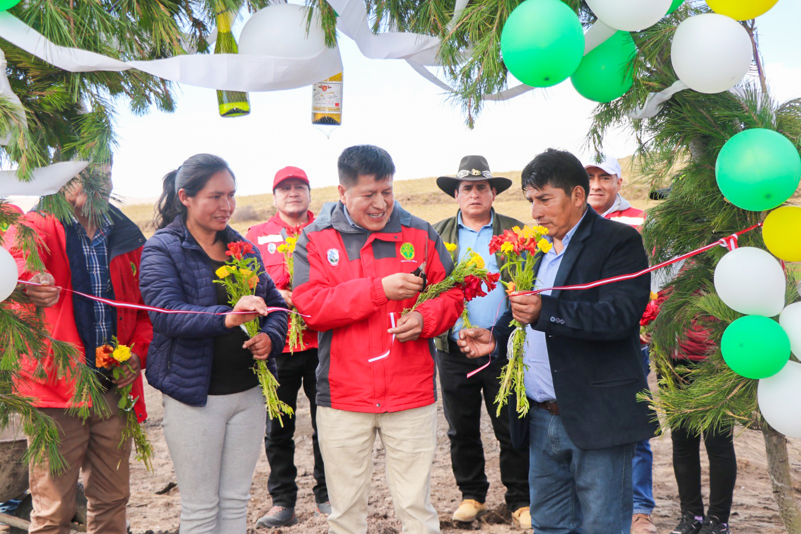 DRA Ayacucho realiza colocación de primera piedra para la construcción una de qocha en Huambalpa