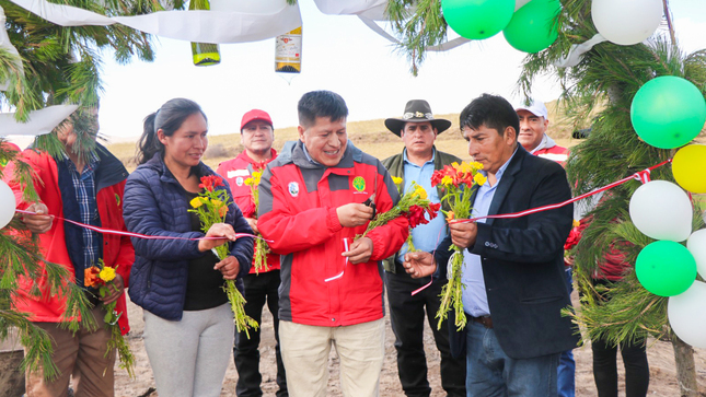 DRA Ayacucho realiza colocación de primera piedra para la construcción una de qocha en Huambalpa
