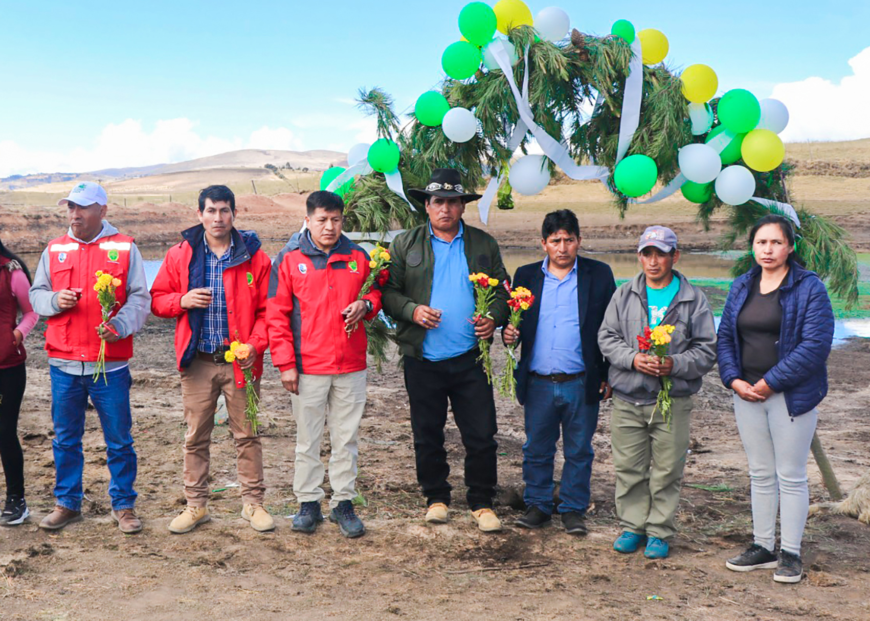 DRA Ayacucho realiza colocación de primera piedra para la construcción una de qocha en Huambalpa