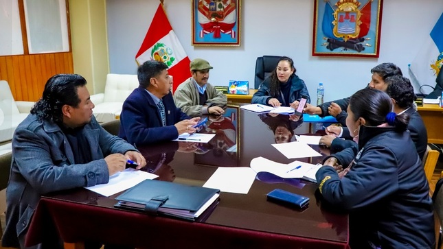 Municipalidad de Puno participo en reunion para la realizacion de feria internacion del libro