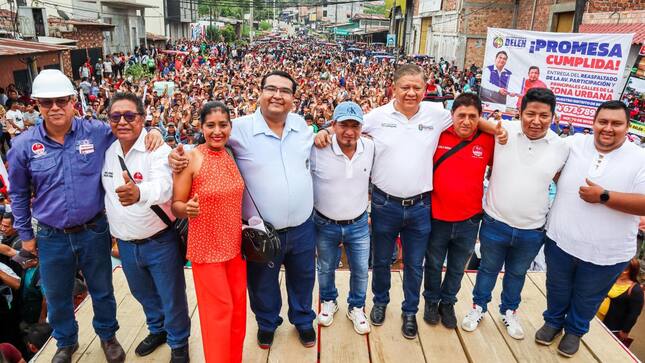 Alcalde Cesar Vidaurre participa en inicio de reasfaltado de A.V Participación y principales calles belén 