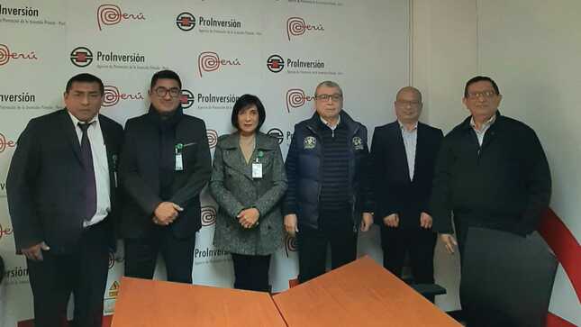 alcaldesa en Lima con terrapuertos del Perú