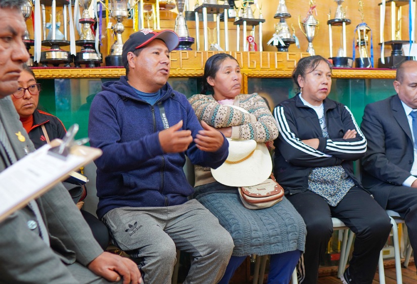 DEMUNA sostiene reunión con directivos de la IE Gran Unidad Escolar San Carlos para abordar y prevenir casos de violencia