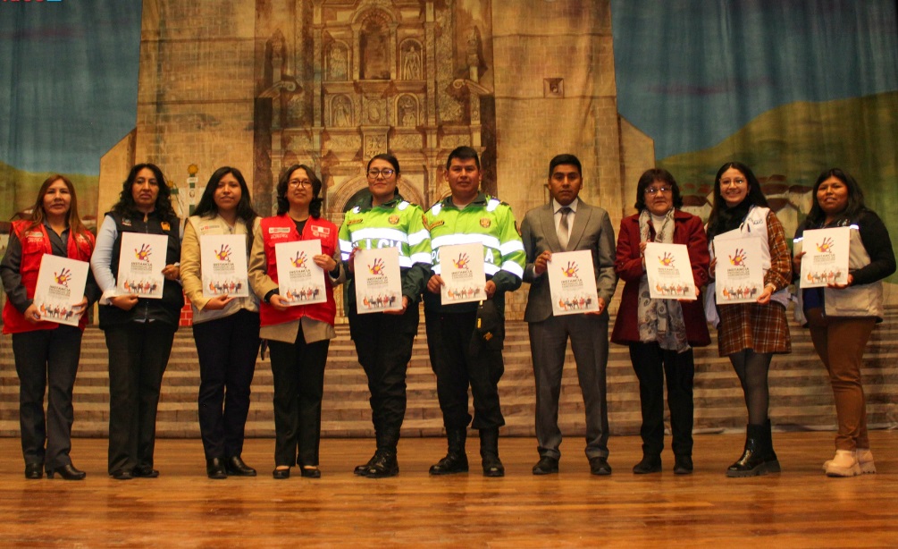 Estudiantes del Colegio Glorioso San Carlos participan en charla de sensibilización sobre violencia por la instancia provincial