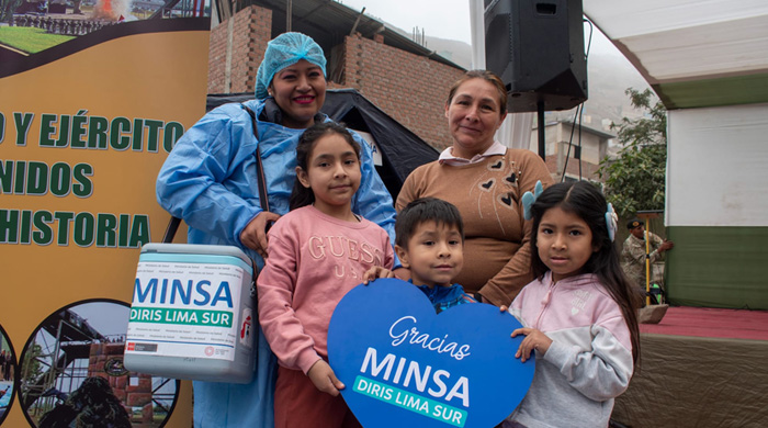 Más de 1,500 personas inmunizadas contra la influenza y el neumococo en Villa María del Triunfo durante campaña casa por casa