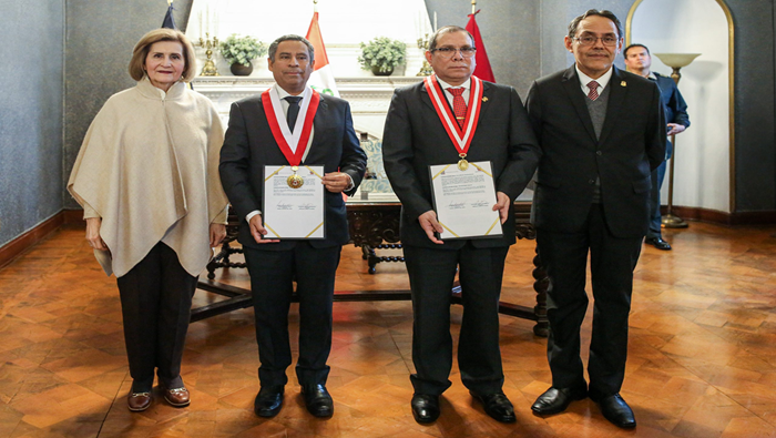 Magistrados del TC, en compañía del presidente del Poder Judicial.