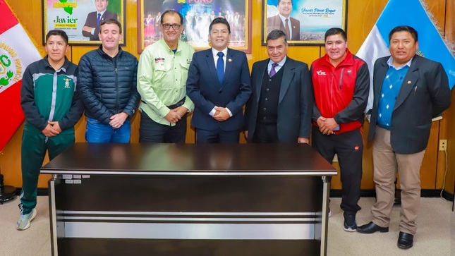 Puno se prepara para un triatlón internacional a orillas del lago sagrado de los incas