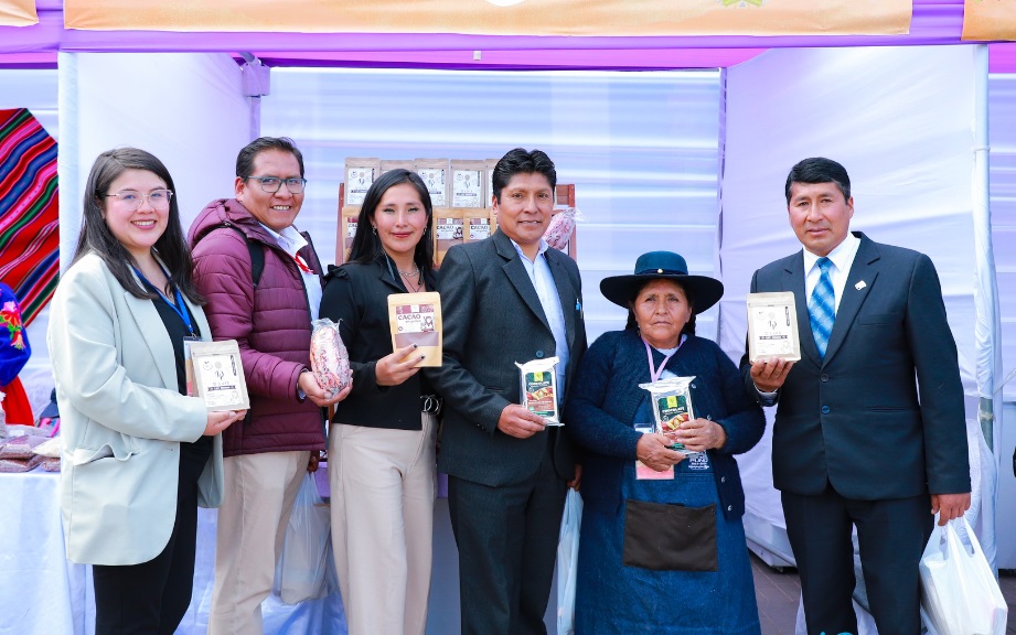 Municipalidad de Puno presente en la segunda edición de Emprendelaria 2024