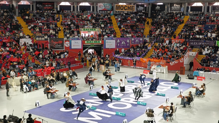 Los participantes dejaron toda su destreza de esta danza, considerada Patrimonio Cultural, en la pista central del Coliseo Eduardo Dibós.