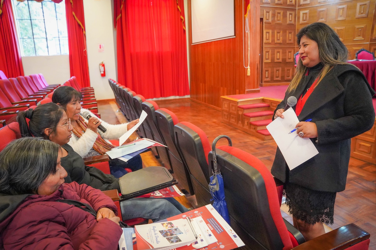 Presidenta de la Corte Superior de Justicia de Cusco capacitó a aspirantes a orientadoras judiciales sobre violencia de género