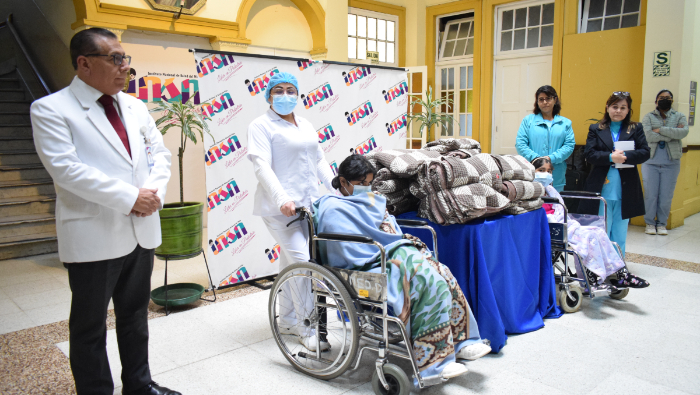 INSN recibe donación de 70 frazadas