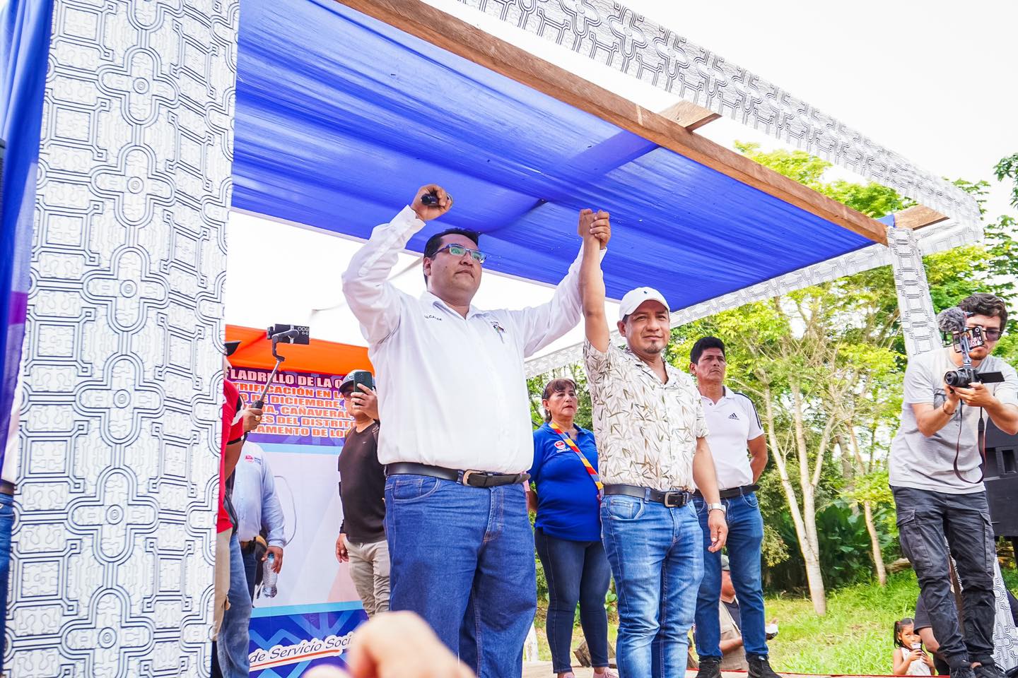 Alcalde Cesar Vidaurre participa en inicio de Electrificaciรณn en 9 localidades de belรฉn
