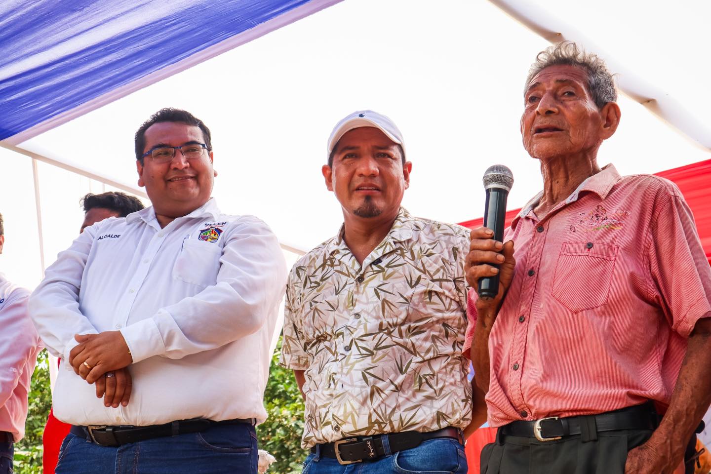 Alcalde Cesar Vidaurre participa en inicio de Electrificaciรณn en 9 localidades de belรฉn
