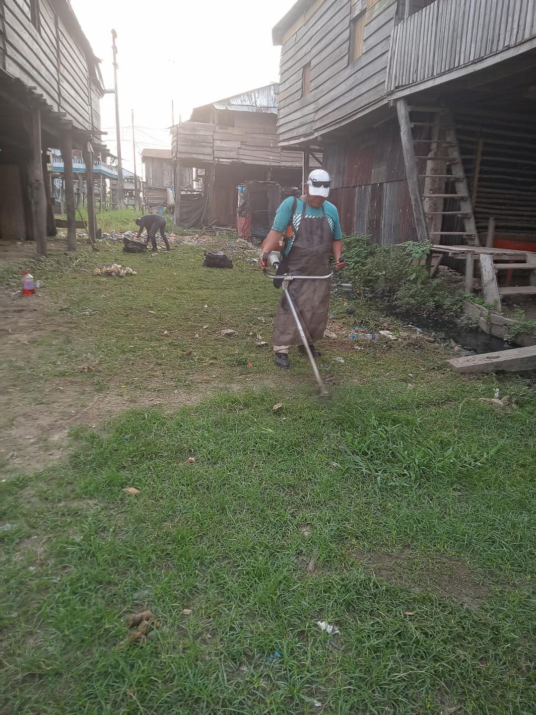 Muni belรฉn realiza minga de limpieza en Pueblo Libre