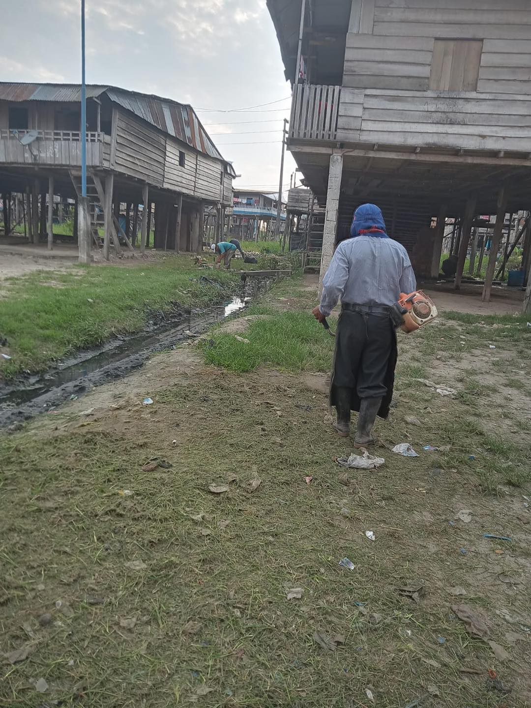 Muni belรฉn realiza minga de limpieza en Pueblo Libre