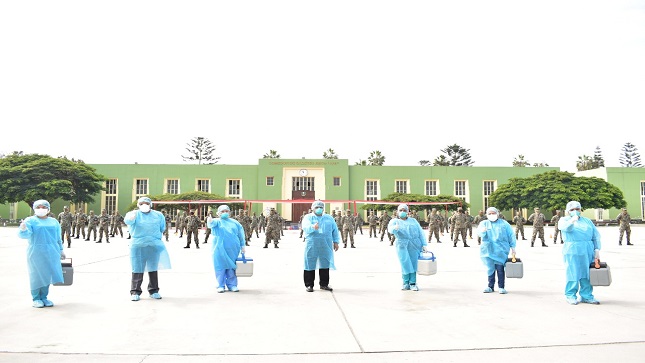 Vacunan contra la Influenza a miembros de la Escuela Militar de Chorrillos